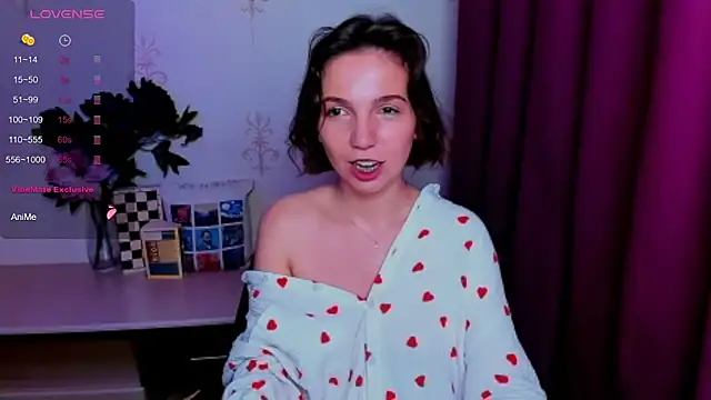 KindHazelHere_ live cam on StripChat