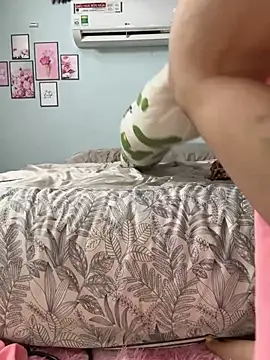 Nana-19 live webcam show