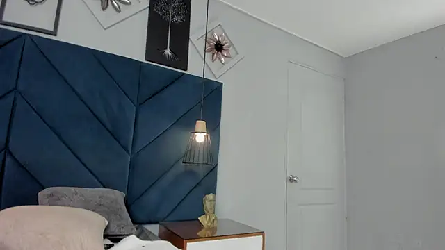 alana_dreams webcam