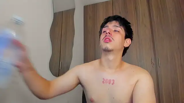 Maximo_Miller webcam