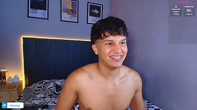 Leo_Savage_ webcam