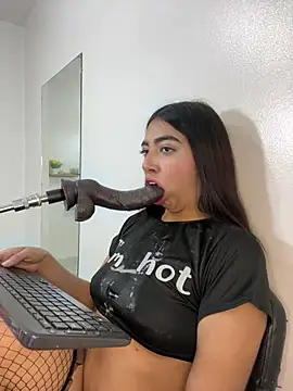 cherry_skinnyy_ webcam