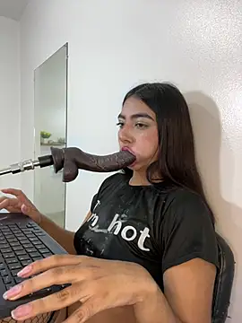 cherry_skinnyy_ webcam