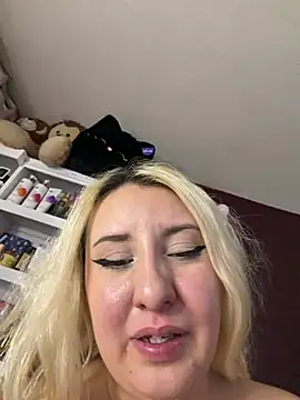 nibirunairobi69 (F young) - Squirt