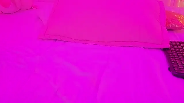 Kendall_curves live cam on StripChat