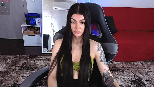 AnacondaOnn live cam on StripChat