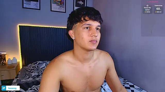 Leo_Savage_ webcam