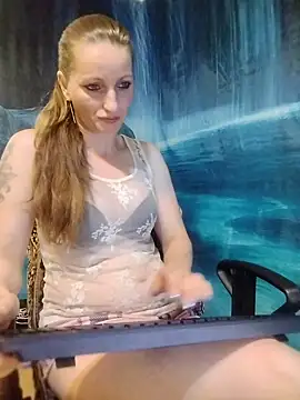 CrazyMaya39 webcam