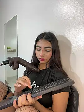cherry_skinnyy_ webcam