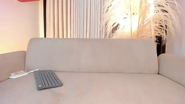 adharasweet1_ - AdharaSweet1_'s free webcam - UK Sex Cams
