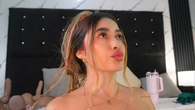 Annyy_Rosse webcam
