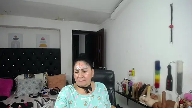 mature_bigboobs10 live cam on StripChat