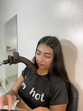 cherry_skinnyy_ webcam