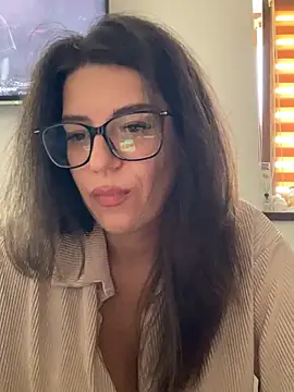 NadiraNoor live webcam show
