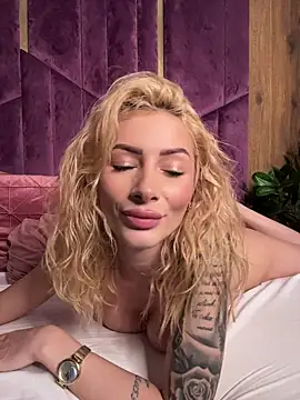 AngieShae live webcam show
