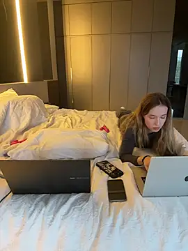 Nura_n_Sarah webcam