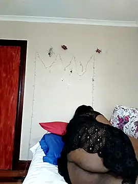 Foxybaby420 live cam on StripChat
