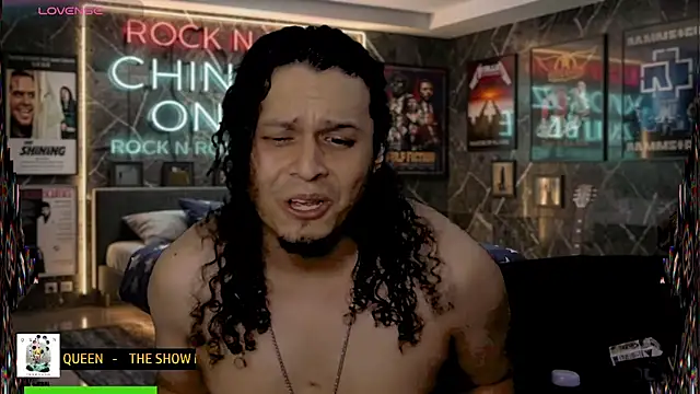 chino_roz live cam on StripChat