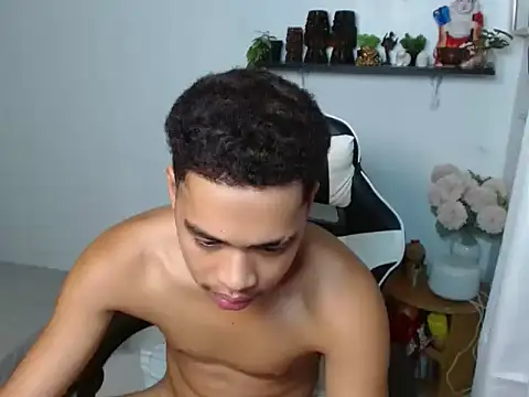 curlyasian_njxx webcam