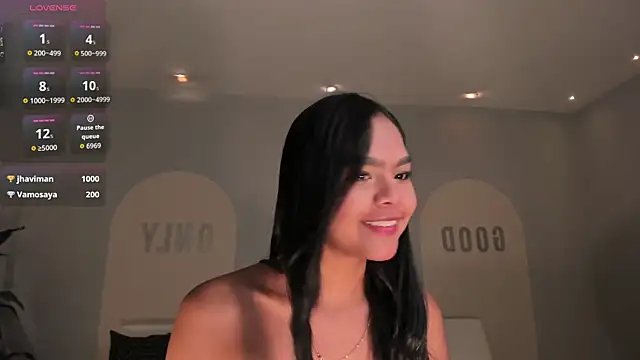 SaphiraJames live webcam show