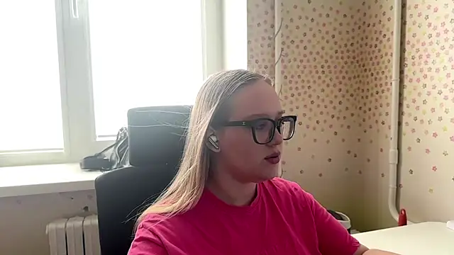 TashaDarm webcam