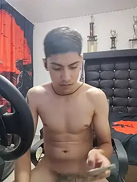 aispuro8505 (M twink) - Muestra el culo