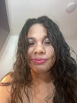 Rashell1_Queen live cam on StripChat