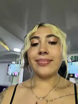 ManuelaVeeleez webcam