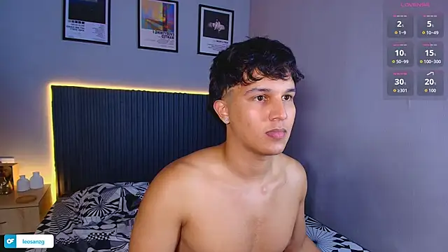 Leo_Savage_ webcam