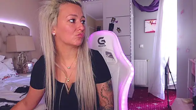 Alicia007 webcam
