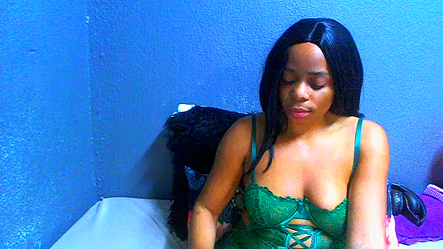 SMALLBOOBSXX webcam