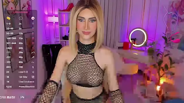 HolyGoddess_ live cam on StripChat