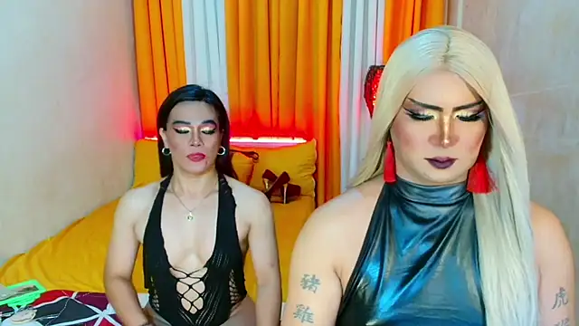Playful_Top_Shemale webcam