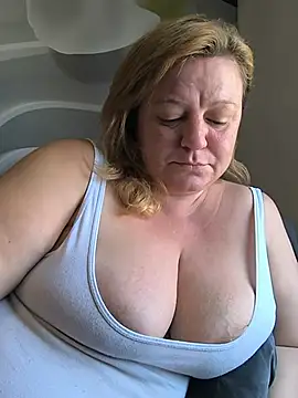 jusichka live webcam show