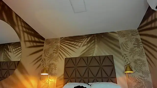 MelaniieRoux webcam