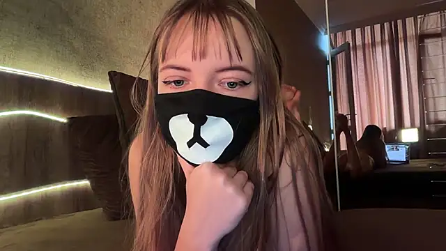 Your_Little_Bear webcam