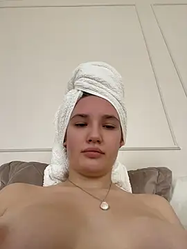 Holly_Molii webcam