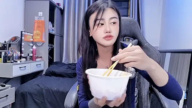 Rainbow-sweet webcam