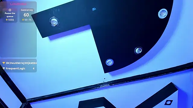 NahomiRichards_ webcam