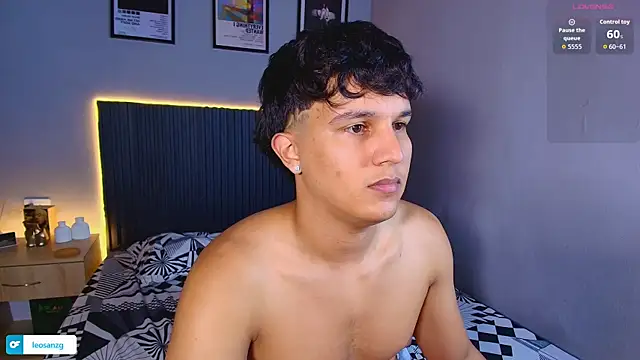 Leo_Savage_ webcam