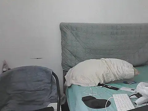 alphalatinobearx webcam