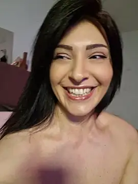 AryaSummersReal webcam