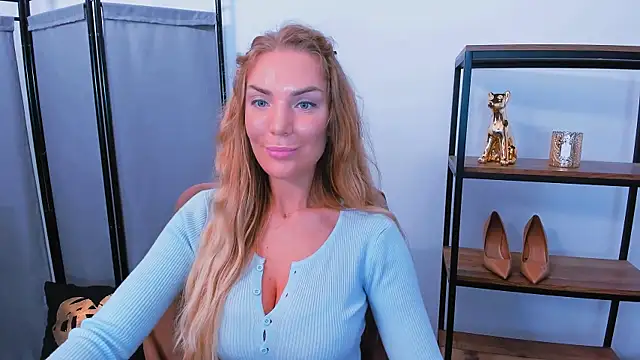 AulloraHoney webcam