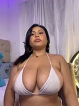 Helleamazing live cam on StripChat