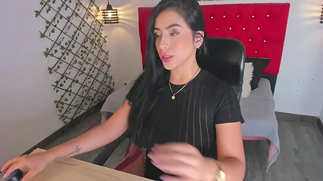 Jessica_bellini live cam on StripChat