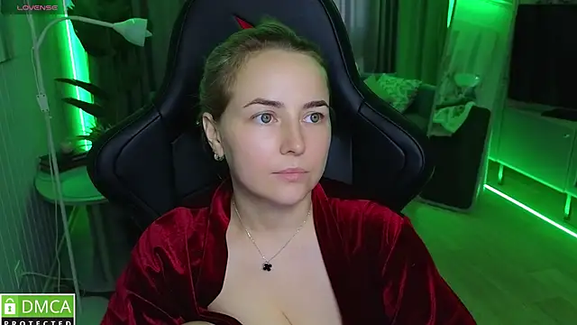 Mira_Mermayd live webcam show