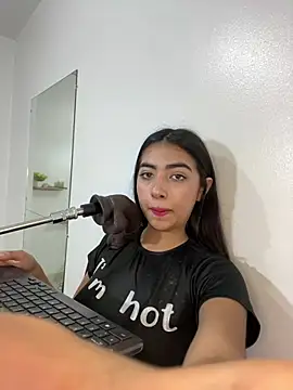 cherry_skinnyy_ webcam