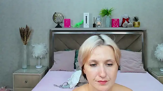 MiaKarlos webcam