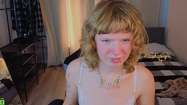 VioletDesiree webcam