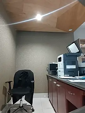 TommyMomentum live webcam show